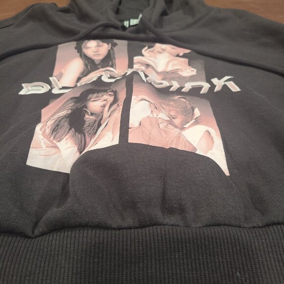 H & M BlackPink graphic Cropped hoodie NWOT Sz M - Picture 4 of 4